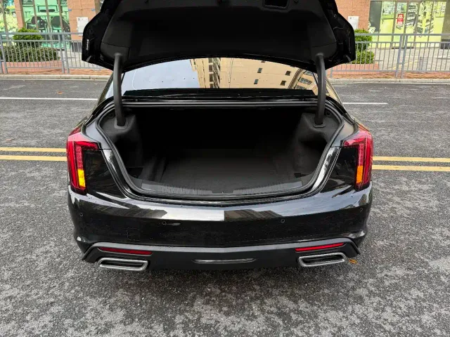 Cadillac CT5 — Фото автомобиля 9