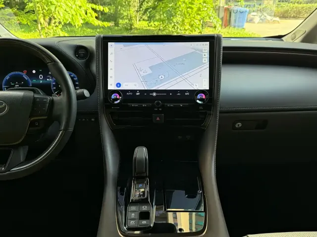 Toyota Alphard — Фото автомобиля 12