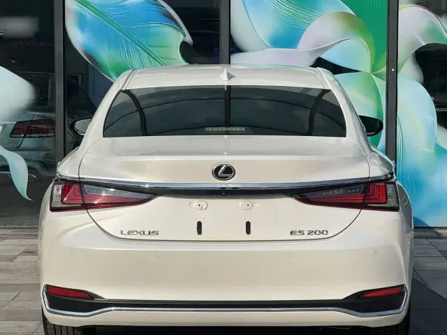 Lexus ES — Фото автомобиля 22