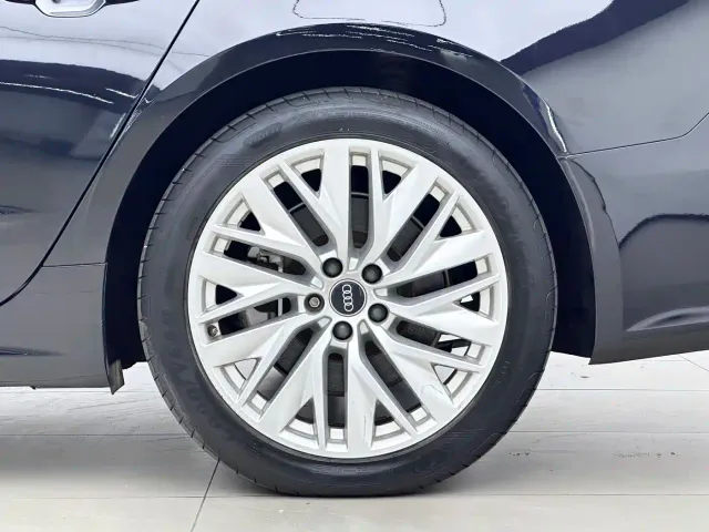 Audi A7L — Фото автомобиля 6