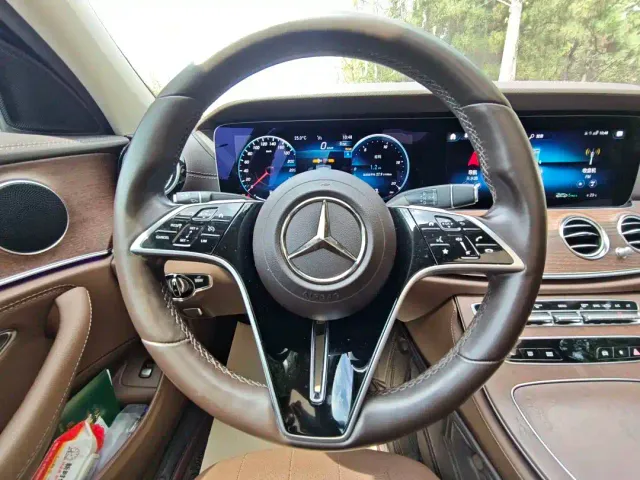 Mercedes-Benz E-Class — Фото автомобиля 7
