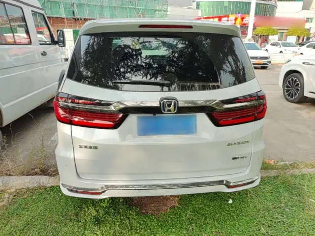 Honda Elysion — Фото автомобиля 5