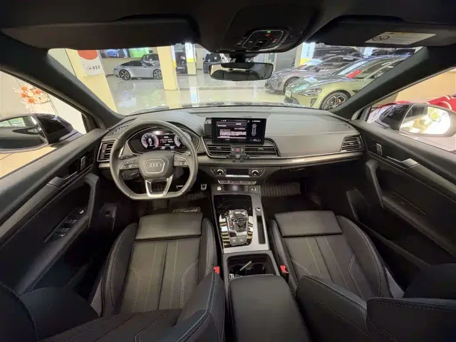 Audi Q5L — Фото автомобиля 5