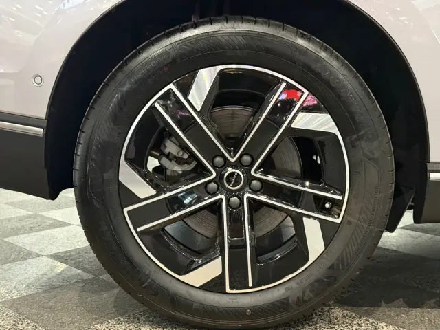 Volvo XC70 Plug-in Hybrid — Фото автомобиля 9
