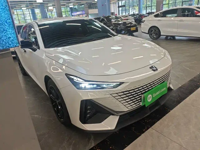 Changan UNI-V — Фото автомобиля 3