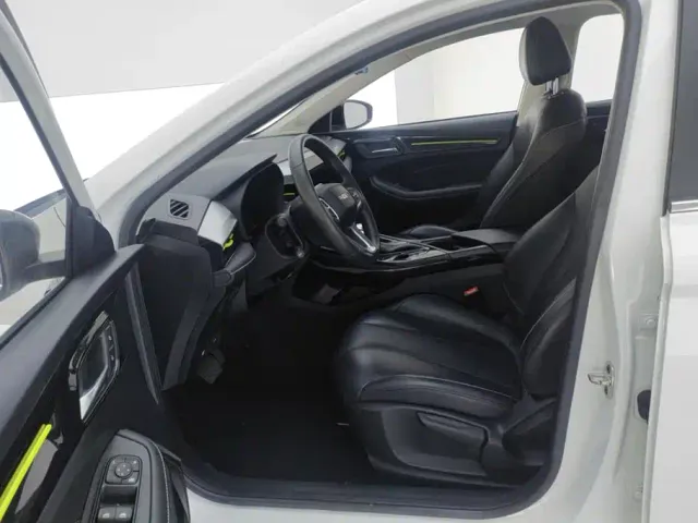 Roewe i5 — Фото автомобиля 9