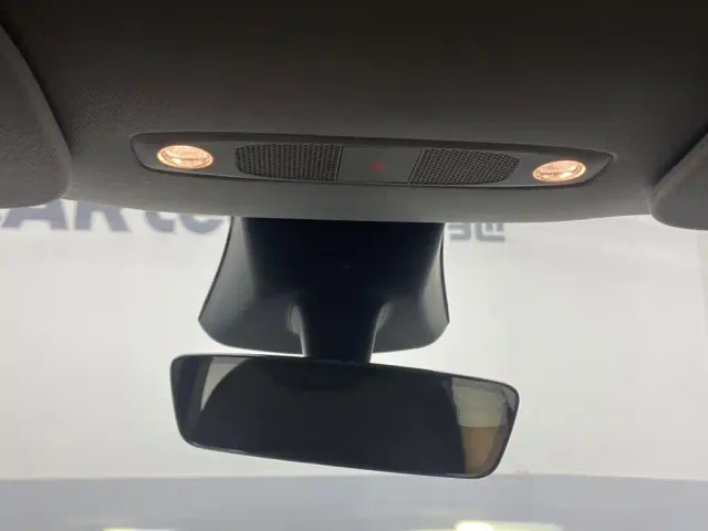 Tesla Model Y — Фото автомобиля 27
