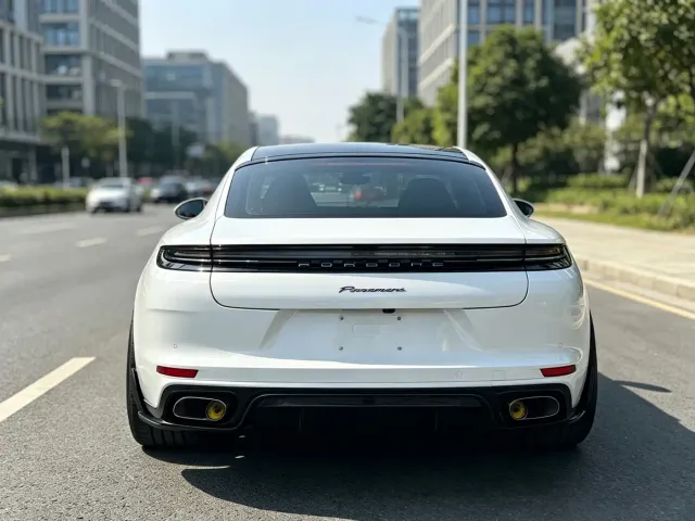 Porsche Panamera — Фото автомобиля 9