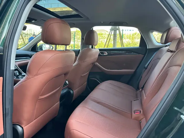 Geely Emgrand — Фото автомобиля 15
