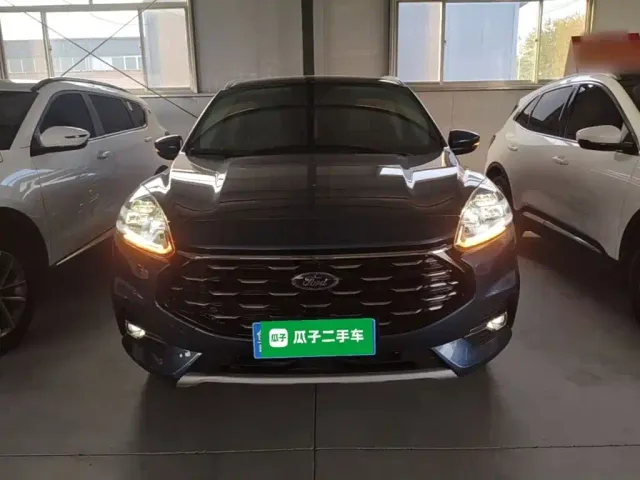 Ford Escape — Фото автомобиля 2