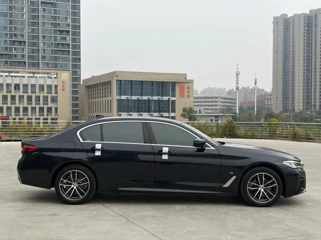 BMW 5 Series — Фото автомобиля 7