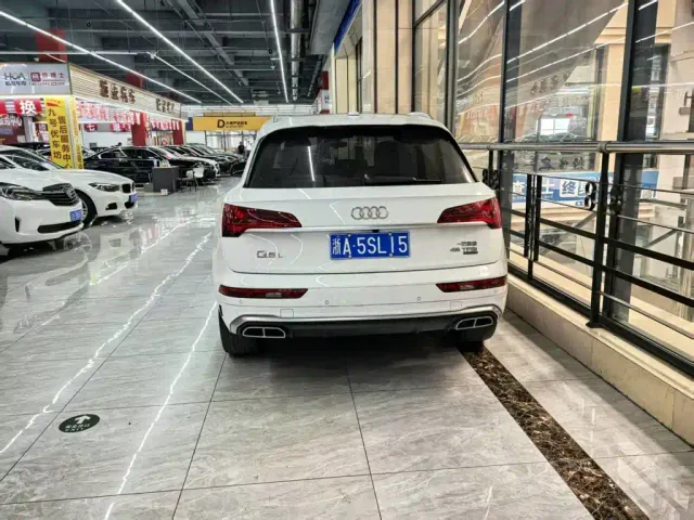 Audi Q5L — Фото автомобиля 3