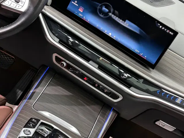 BMW X7 — Фото автомобиля 27