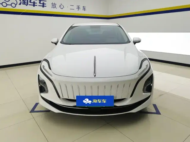Hongqi E-QM5 — Фото автомобиля 2