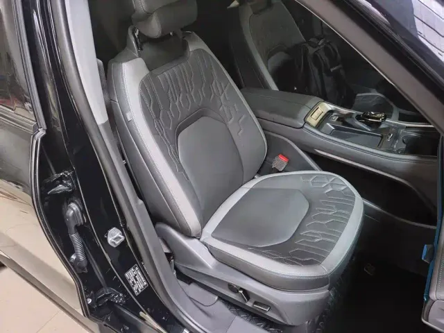 Ford Edge — Фото автомобиля 24