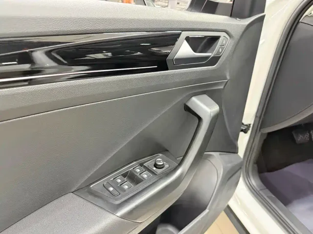 Volkswagen Volkswagen T-ROC 2022 280TSI DSG 2WD Comfort PLUS — Фото автомобиля 7