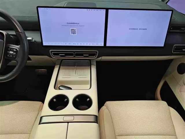 Li Auto MEGA — Фото автомобиля 11