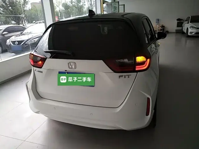 Honda Fit — Фото автомобиля 5