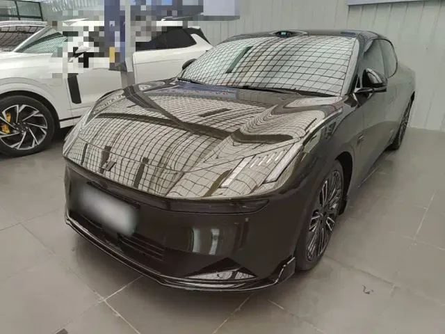 Фотография автомобиля — Lynk & Co 10 EM-P
