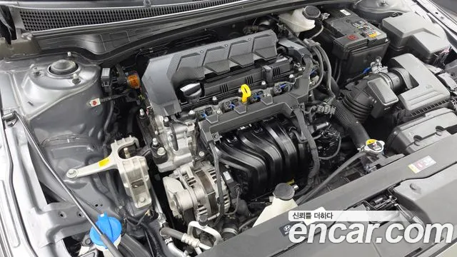 Hyundai Avante CN7 — Фото автомобиля 9
