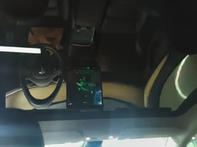 Tesla Model Y — Фото автомобиля 17