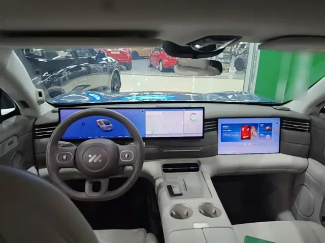 IM Motors LS6 — Фото автомобиля 13