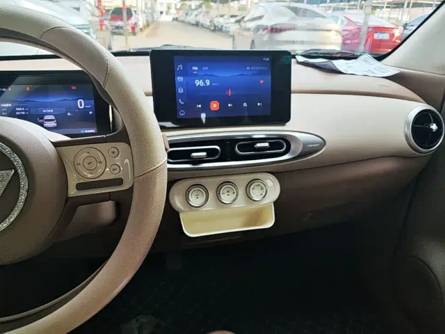 Wuling Hongguang Mini EV — Фото автомобиля 12
