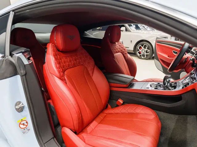 Bentley Continental — Фото автомобиля 6