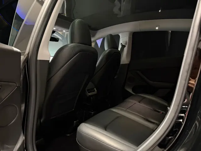 Tesla Model Y 2022 Facelift Rear-Wheel Drive Version — Фото автомобиля 9