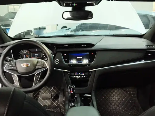 Cadillac XT5 — Фото автомобиля 9