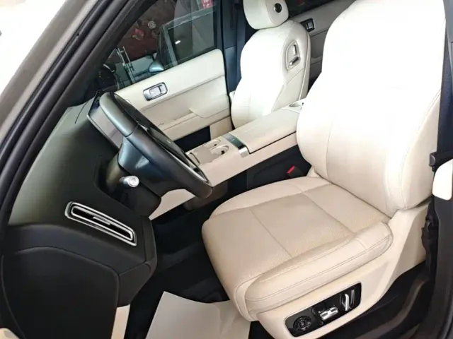 Li Auto L9 — Фото автомобиля 14