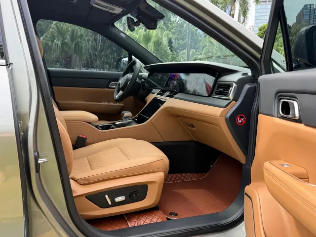 Li Auto ONE — Фото автомобиля 10