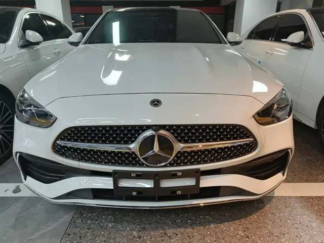 Фотография автомобиля — Mercedes-Benz C-Class
