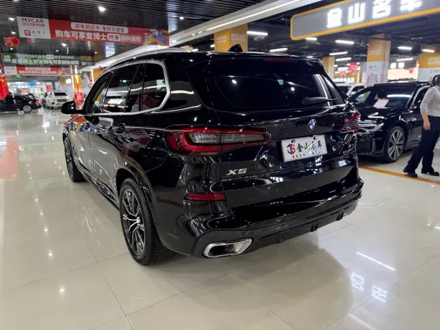 BMW X5 — Фото автомобиля 13