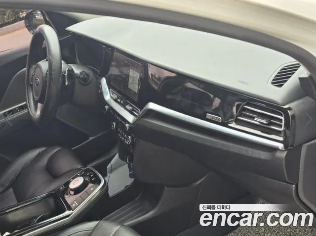 Kia Niro — Фото автомобиля 7