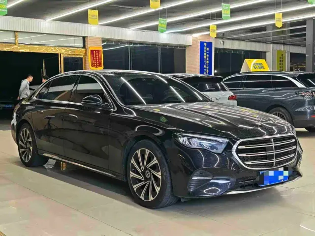 Mercedes-Benz E-Class — Фото автомобиля 5