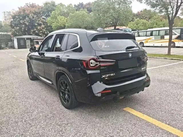 BMW iX3 — Фото автомобиля 7