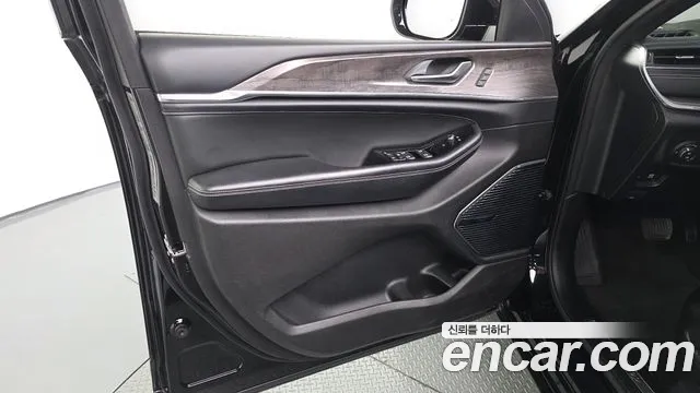 Jeep Cherokee Grand Cherokee(WL) 3.6 Overland — Фото автомобиля 19