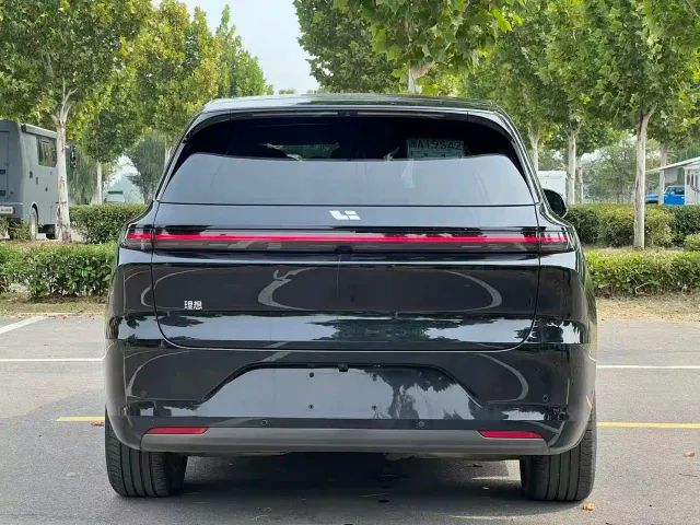 Li Auto L6 — Фото автомобиля 13