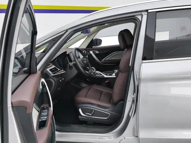 Geely Jiaji — Фото автомобиля 9