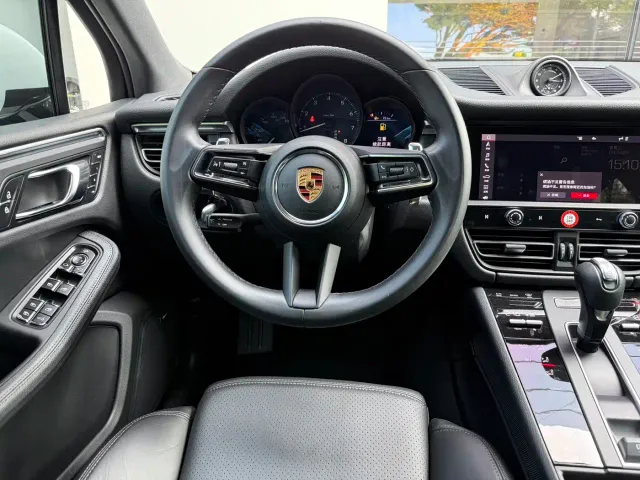 Porsche Macan — Фото автомобиля 13