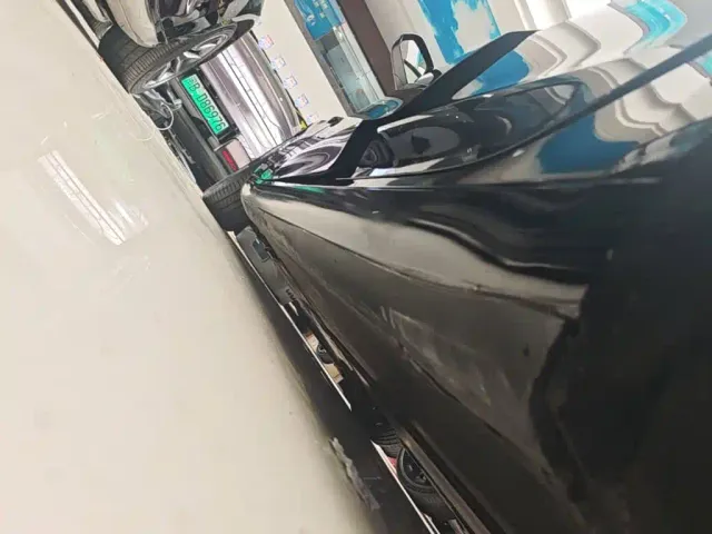 Tesla Model 3 — Фото автомобиля 21