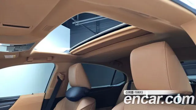 Lexus ES — Фото автомобиля 15