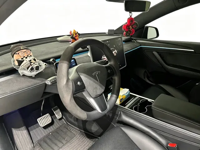Tesla Model Y — Фото автомобиля 6
