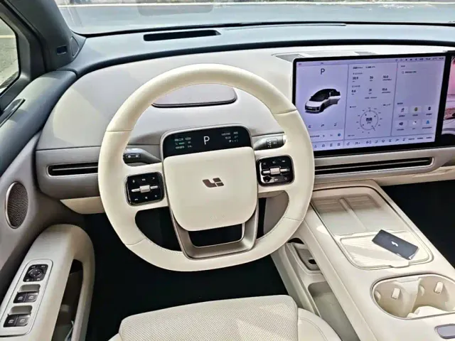 Li Auto i6 — Фото автомобиля 14