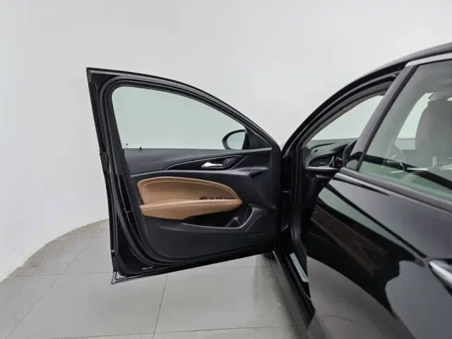 Buick Regal — Фото автомобиля 8