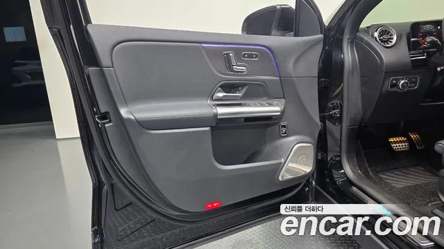 Mercedes-Benz EQA — Фото автомобиля 23