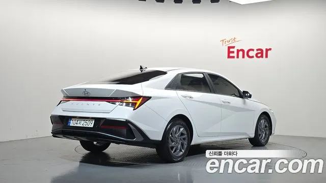 Hyundai Avante — Фото автомобиля 2