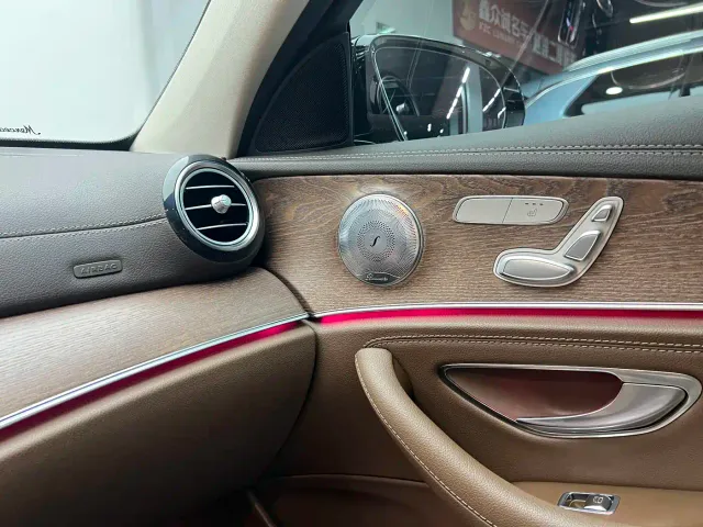 Mercedes-Benz E-Class — Фото автомобиля 16