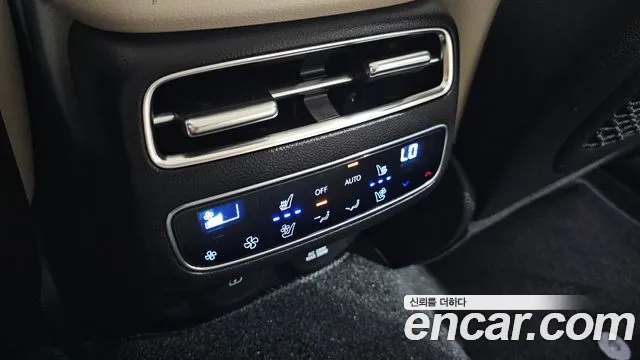 Genesis GV70 2.5T Бензин 2WD — Фото автомобиля 17
